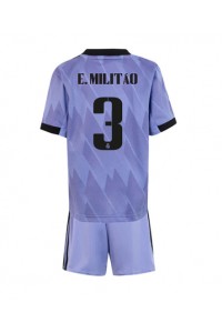 Real Madrid Eder Militao #3 Babyklær Borte Fotballdrakt til barn 2022-23 Korte ermer (+ Korte bukser)